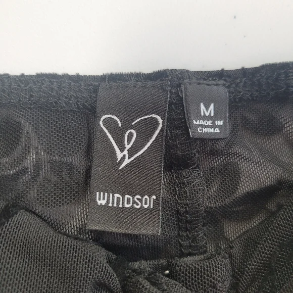 Windsor Black Floral Long Sleeve Crop Top - Picture 4 of 5